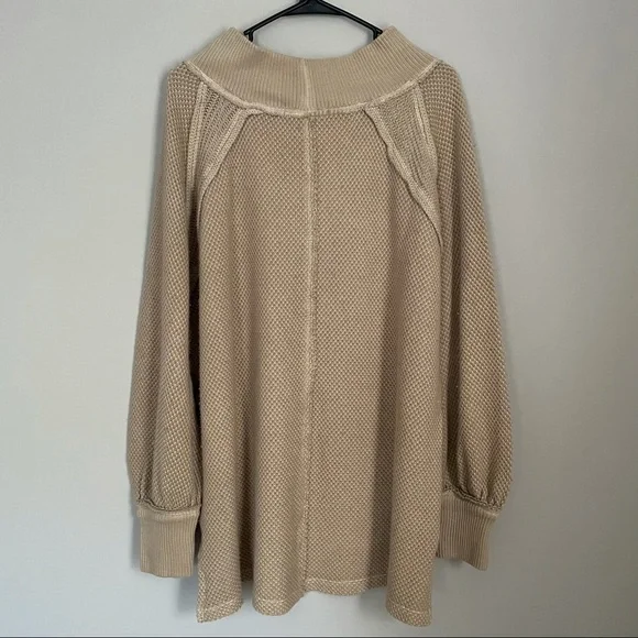 SOLD 🥳 Free People Mock Neck Oversized Top - Picture 5 of 7